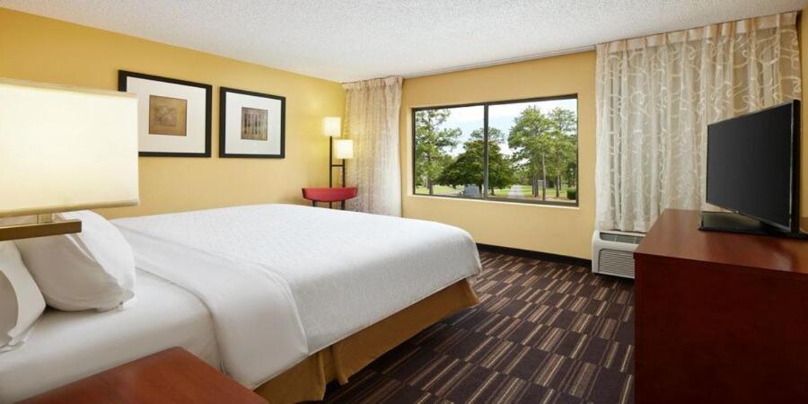 Holiday Inn Express Tifton By Ihg Exterior foto