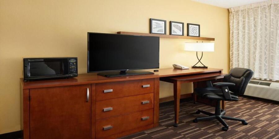 Holiday Inn Express Tifton By Ihg Exterior foto