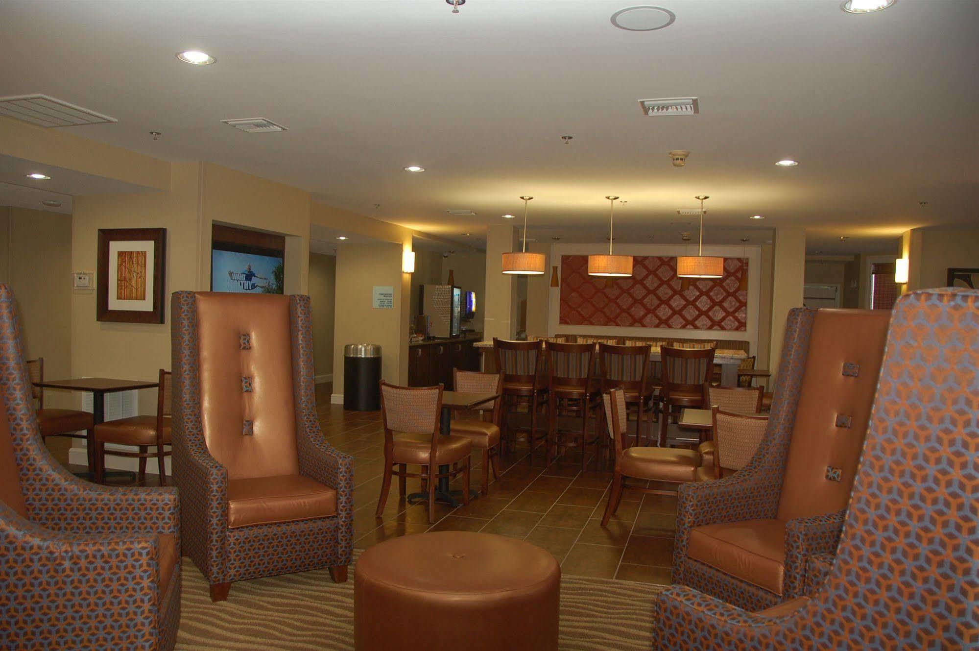 Holiday Inn Express Tifton By Ihg Exterior foto