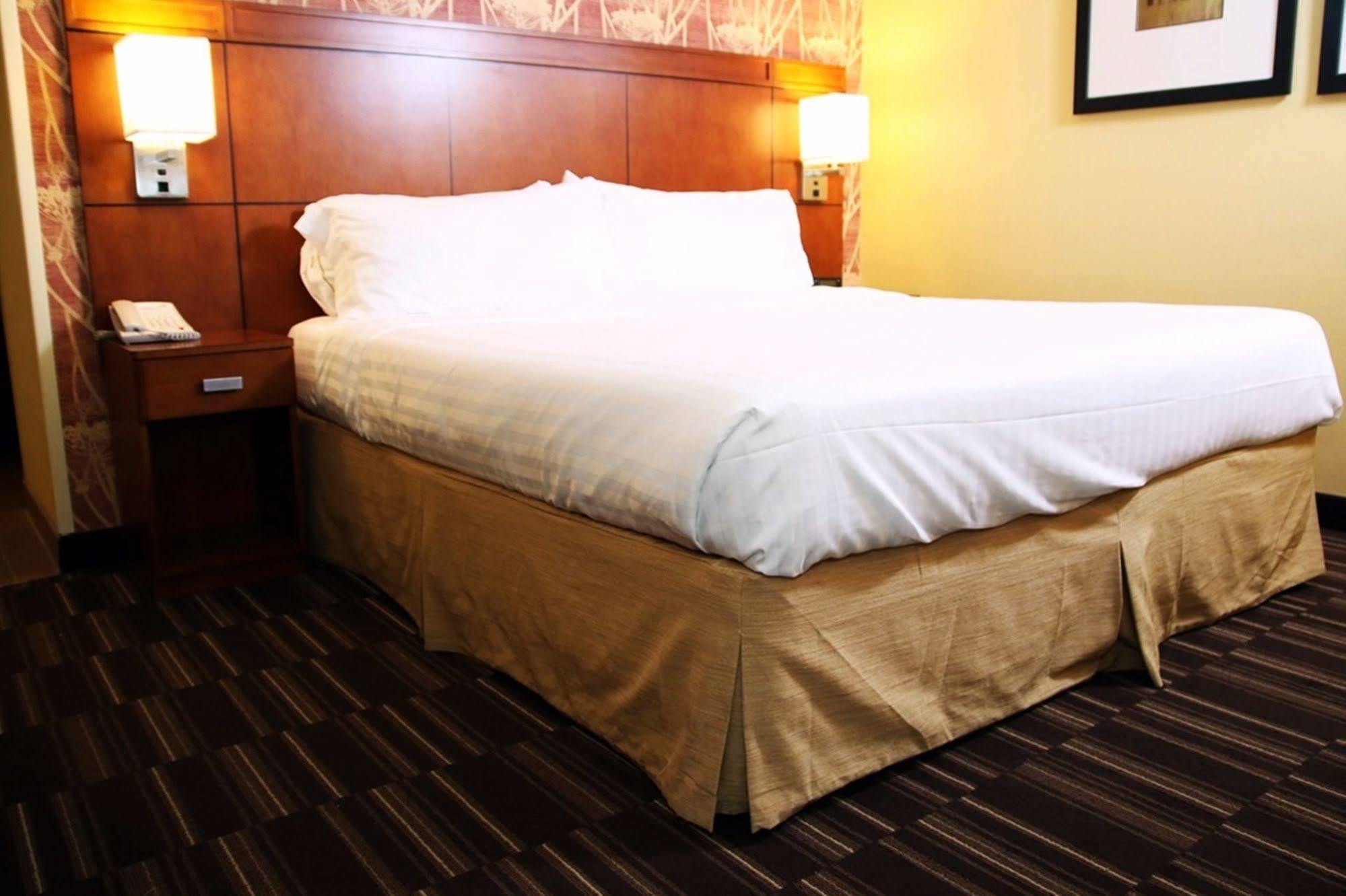 Holiday Inn Express Tifton By Ihg Exterior foto