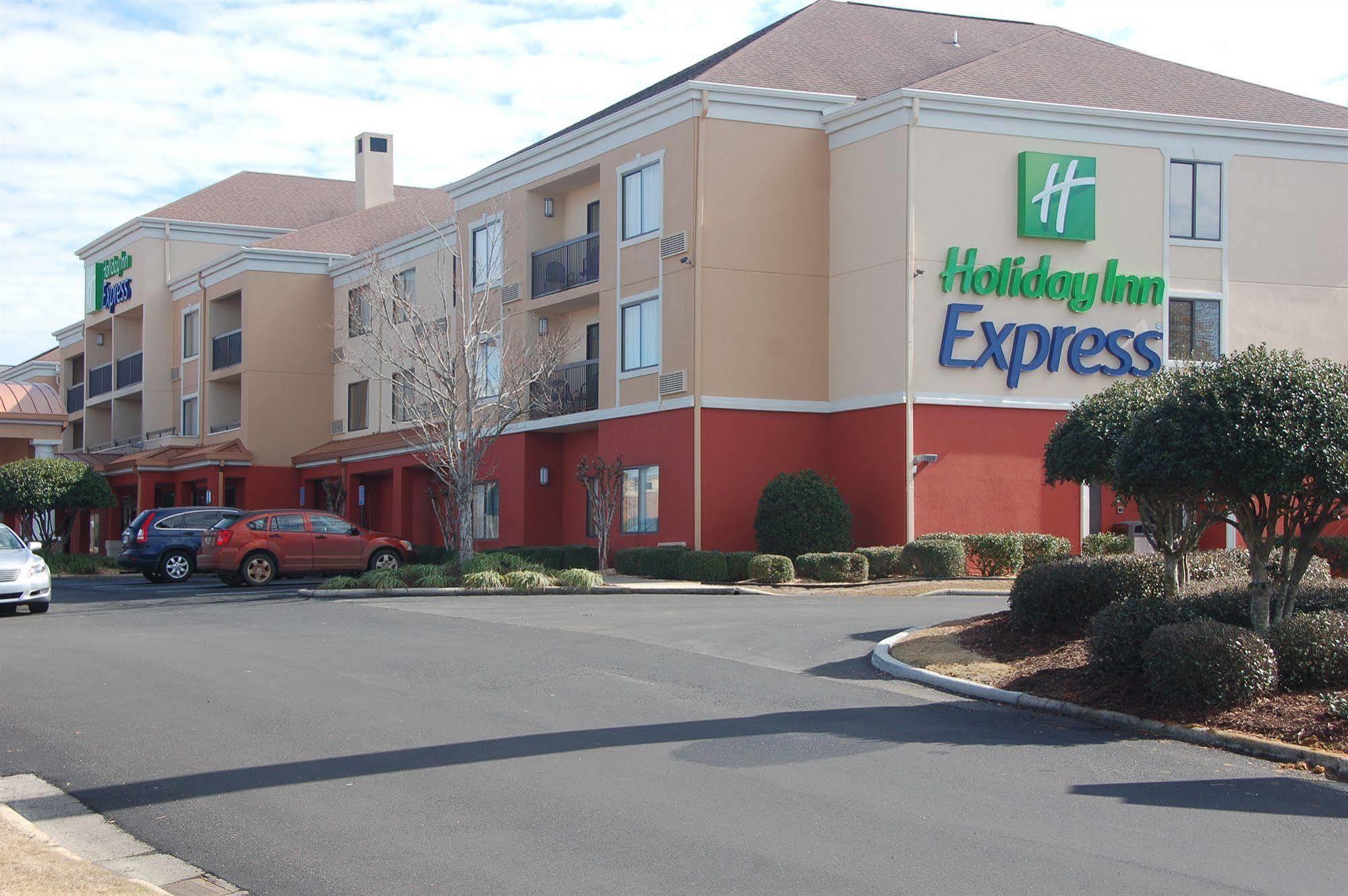 Holiday Inn Express Tifton By Ihg Exterior foto